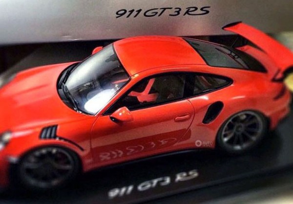 gt3 rs 1 600x417 at Scale Model Reveals Porsche 991 GT3 RS in Java Orange