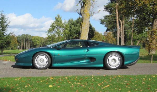 Jaguar XJ220 auctoin 2 600x351 at For Sale: Jaguar XJ220 from Brunei Royal Collection