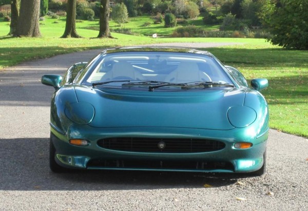 Jaguar XJ220 auctoin 3 600x411 at For Sale: Jaguar XJ220 from Brunei Royal Collection