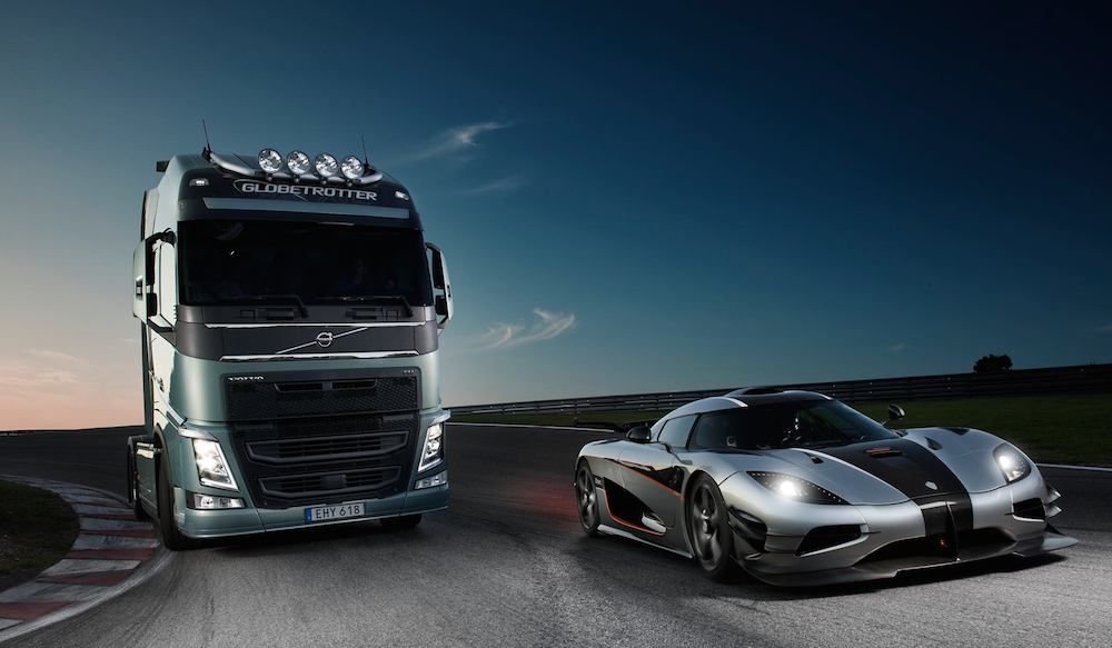 Volvo FH vs Koenigsegg 0 at Volvo FH vs Koenigsegg One:1   The Race