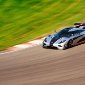 Volvo FH vs Koenigsegg 3 175x175 at Volvo FH vs Koenigsegg One:1   The Race