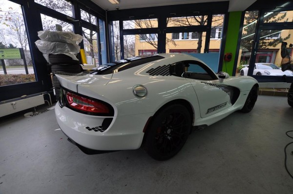 geiger cars dodge viper 2 600x398 at Geiger Cars Dodge Viper Wrapped by Print Tech