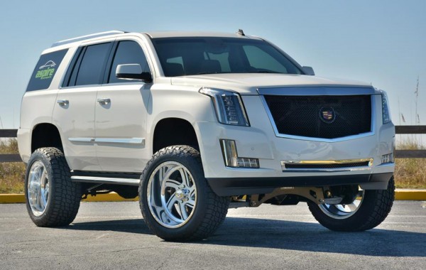 Lifted Cadillac Escalade 0 600x380 at Check Out the Worlds First Lifted 2015 Cadillac Escalade!