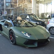 Matte Green Aventador 6 175x175 at Londoner Uses Matte Green Aventador as Delivery Car!