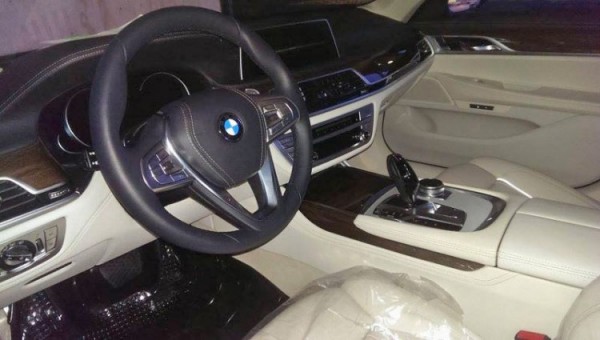 2016 BMW 7 Series 4 600x340 at 2016 BMW 7 Series Spotted in the Wild