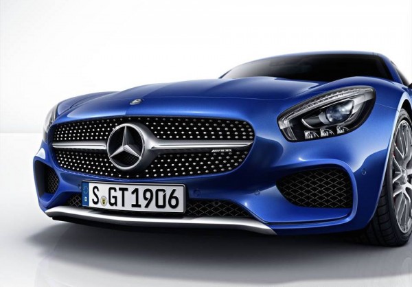 Mercedes AMG GT ad 0 600x418 at Mercedes AMG GT Takes Porsche 911 Head On in New Ad