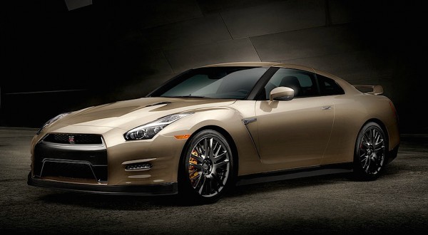 Nissan GT R Gold Edition 1 600x330 at 2016 Nissan GT R Gold Edition Announced