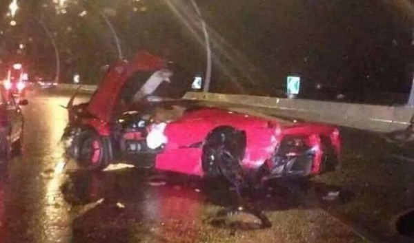 LaFerrari Wrecked 2 600x353 at Another LaFerrari Wrecked, This Time in China