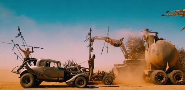 Mad Max Fury Road tariler 600x292 at Check Out Mad Max Fury Road’s Awesome Machines in Trailer #2