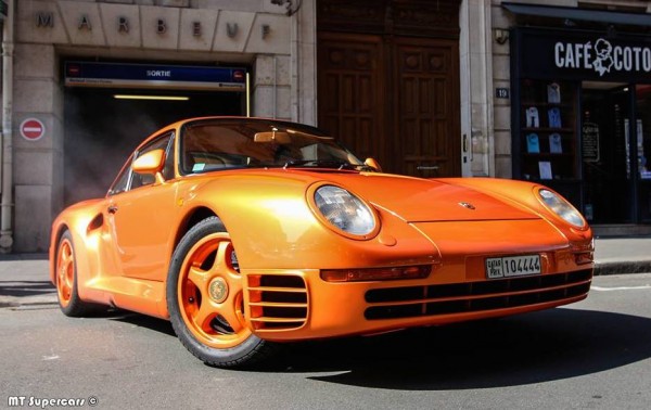 Orange Porsche 959 1 600x378 at Orange Porsche 959 Spotted in Paris