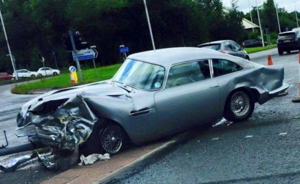 Aston Martin DB5 Wreck 0 600x368 at Aston Martin DB5 Wrecked in Manchester