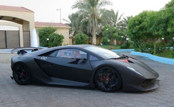 sesto elemento sale 2 600x370 at Lamborghini Sesto Elemento Spotted for Sale at €3 Million