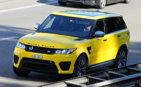 Yellow Range Rover Sport SVR 0 600x370 at Range Rover Sport SVR Spotted in Yellow