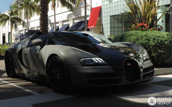 black grey Bugatti Veyron 2 600x374 at Is This the Meanest Bugatti Veyron in the World?