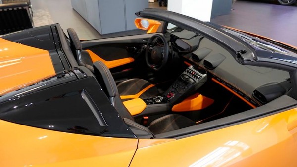 Lamborghini Huracan Spyder Orange 2 600x338 at Lamborghini Huracan Spyder Looks Amazing in Orange