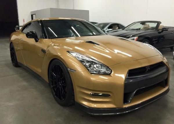Gold Nissan GT R 0 600x427 at Custom Gold Nissan GT R Spotted for Sale