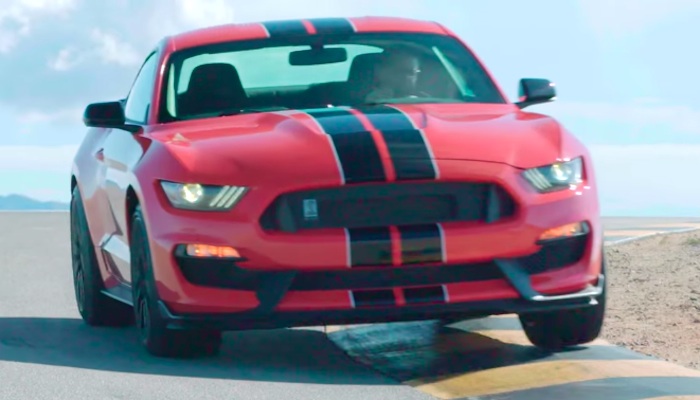 Mustang Shelby GT350 at Mustang Shelby GT350 Thoroughly Tested