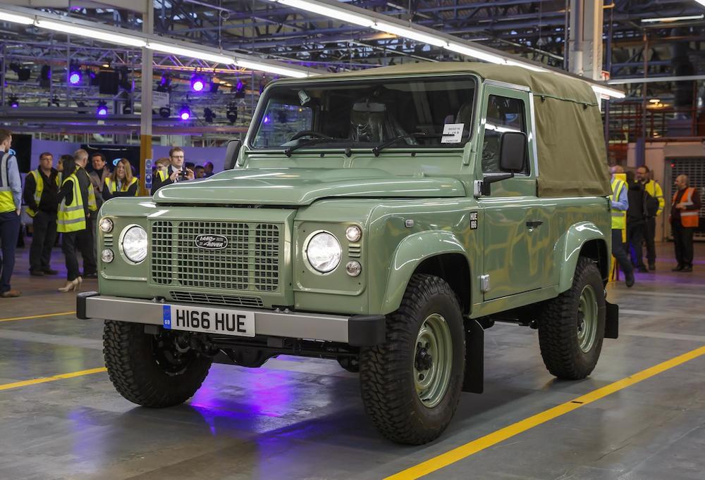 Last Defender 0 at Last of the Current Land Rover Defender Rolls Off the Line