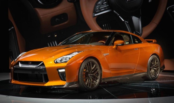 2017 Nissan GT R 0 600x357 at 2017 Nissan GT R Hits NYIAS