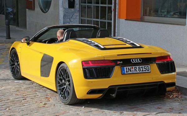 Audi R8 Spyder Spied 1 600x372 at New Audi R8 Spyder Spied with Weird Rear End