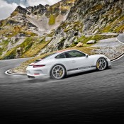 Porsche 911 R meet 3 175x175 at Porsche 911 R Meets its Ancestor