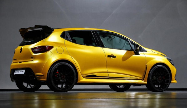 Renault Clio RS KZ 2 600x345 at First Look: Renault Clio RS KZ 01