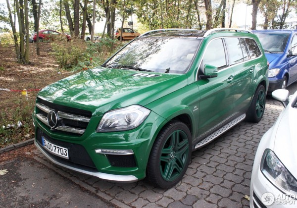 Green Mercedes GL63 AMG 0 600x420 at Green on Green Mercedes GL63 AMG Spotted in Berlin
