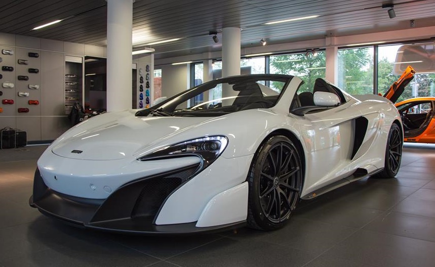 Gallery Silica White Mclaren 675lt Spider