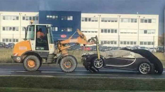 Chiron Crash at First Bugatti Chiron Crash Is an Undignified One