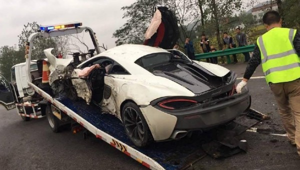 McLaren 570 crash 1 600x341 at McLaren 650S and 570S Involved in Heavy Crashes