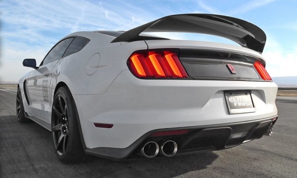 Shelby GT350R action vid 600x361 at Check Out the Shelby GT350R in Heavy Action