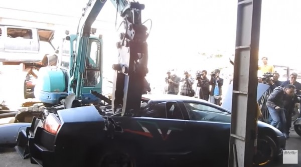 Murielago destoryed 1 600x333 at Illegally imported Lamborghini Murcielago SV Destroyed in Taiwan