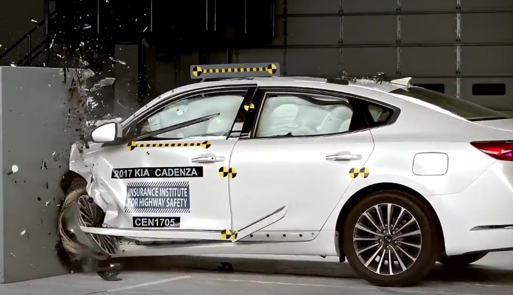 cadenza IIHS at 2017 Kia Cadenza Earns IIHS Top Safety Pick Plus Mark