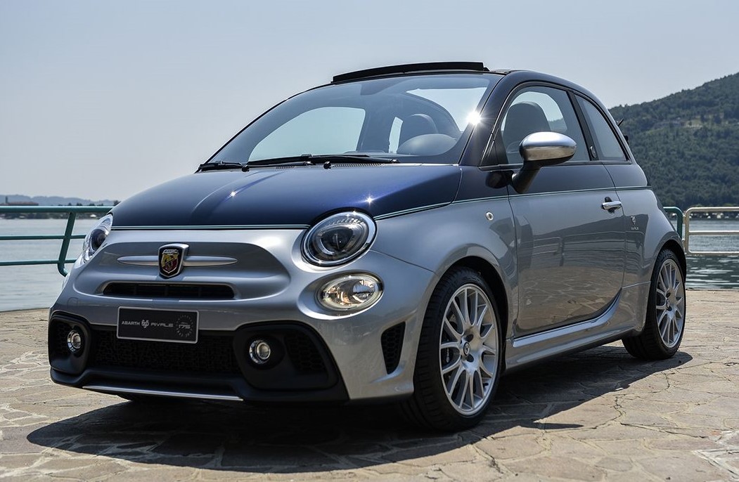 170612 Abarth 695 Rivale 11 at Official: Abarth 695 Rivale