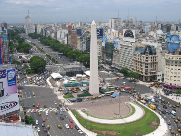 9 julio avenue buenos aires argentina 600x450 at 9 Fascinating Road Junctions Across the World