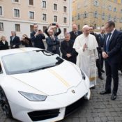 Lamborghini Huracan Gifted to Pope Francis 2 175x175 at Lamborghini Huracan Gifted to Pope Francis, To Be Auctioned for Charity