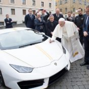 Lamborghini Huracan Gifted to Pope Francis 6 175x175 at Lamborghini Huracan Gifted to Pope Francis, To Be Auctioned for Charity