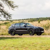cayenne hybrid 2019 3 175x175 at 2019 Porsche Cayenne E Hybrid Promises 3.2 Liter/100 km!