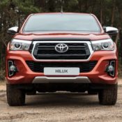800 toyota hilux 061217 raw 123 175x175 800 toyota hilux 061217 raw 123 175x175 at Official: Toyota Hilux 2018 Special Edition