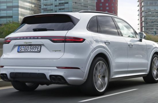 2019 Porsche Cayenne E Hybrid 1 550x360 at 2019 Porsche Cayenne E Hybrid   Pricing and Specs