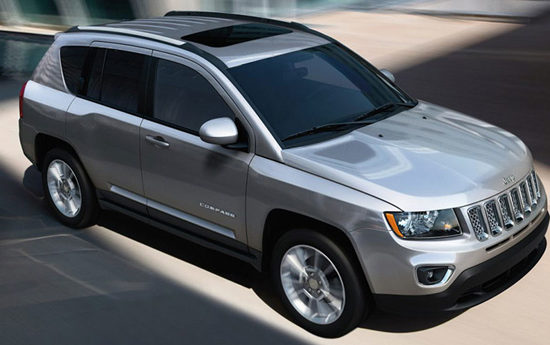 suv 2 550x345 at Best SUVs With Sunroof in India