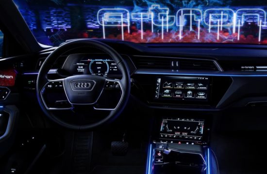 audi e tron interior 0 550x360 at Audi e tron Prototype Interior Pushes Digital Boundaries
