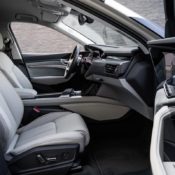 audi e tron interior 6 175x175 at Audi e tron Prototype Interior Pushes Digital Boundaries