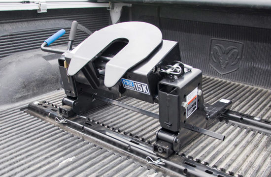 fifth wheel hitch 550x360 at Fifth Wheel Hitch Or Gooseneck: Which Is Right For Towing Fifth Wheel Trailer?