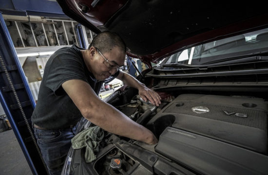 car check 550x360 at Road Safety First: Four Things to Check In Your Car Regularly