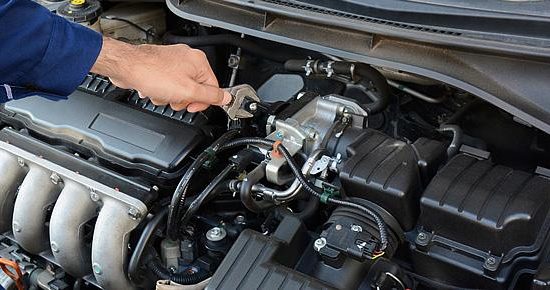 car maintenance 550x290 at How Random Vehicle Problems Can Have A Great Impact Of Your Life