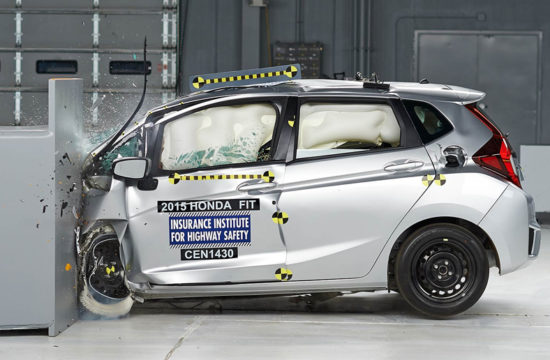 crash test 550x360 at How to Choose a Safe Car That Still Performs Well
