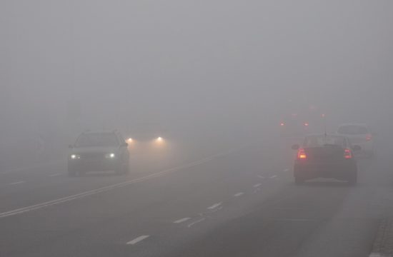 fog driving 550x360 at Effects of fog on driving ability and five tips to overcome it
