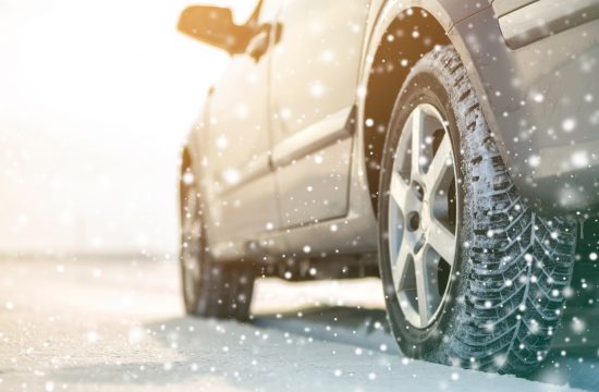 winter driving 550x360 at How to store your car during winter