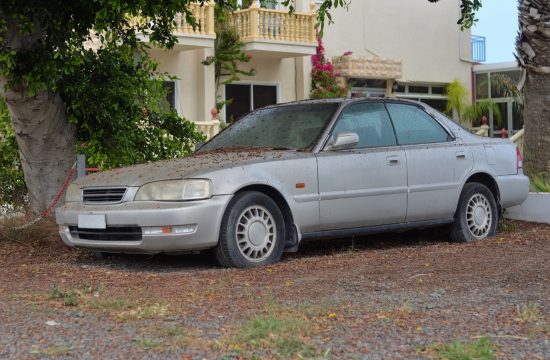 junk car 550x360 at 4 Reasons to Think Twice Before Hauling Away Junk Cars